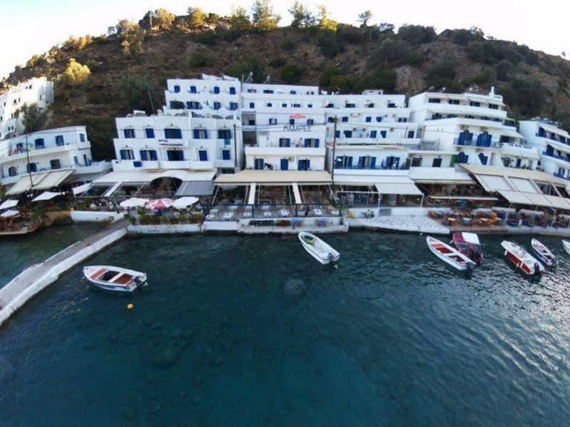 Madares Hotell Loutró Eksteriør bilde